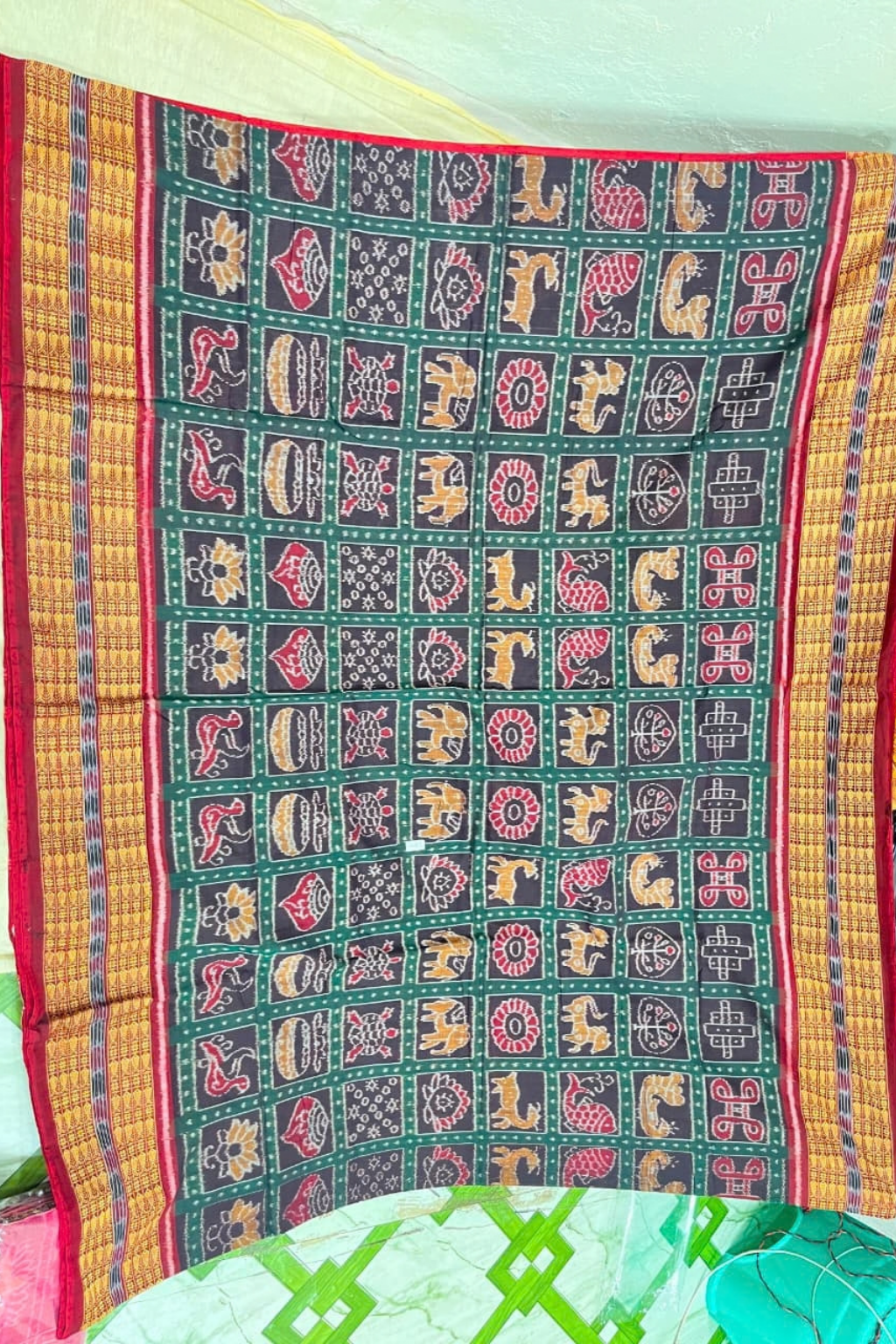 Aaradhya Green & Maroon Handwoven Sambalpuri Saree